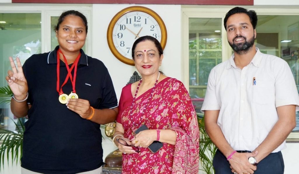 Kanya Maha Vidyalaya KMV’s Gurjeet Kaur bags gold medalin Shot Put ...